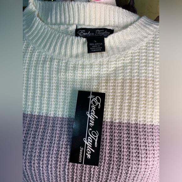 Evelyn Taylor Color Block Sweater - Picture 9 of 9